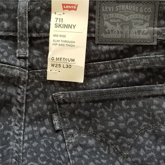 LEVI'S LEOPARD 711 SKINNY SIZE 0/25 BNWT - Picture 3 of 8